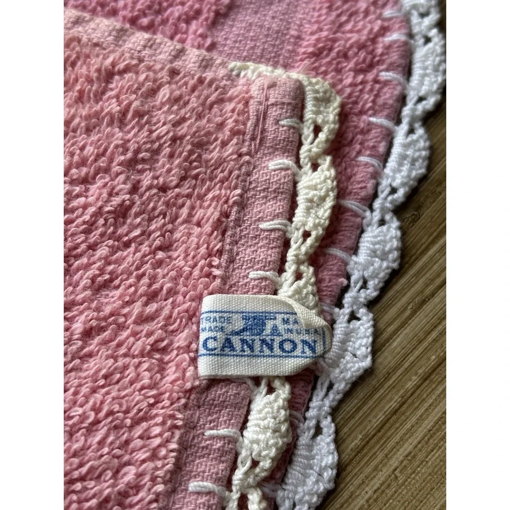 Vintage Cannon USA Pink Crochet Detail Heart Basket Bath Towel & Washcloth Set